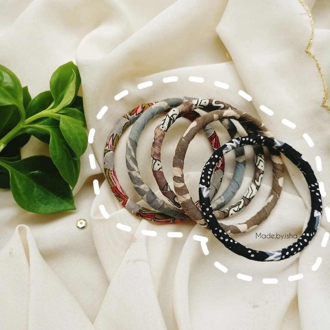 Plain printed bangles