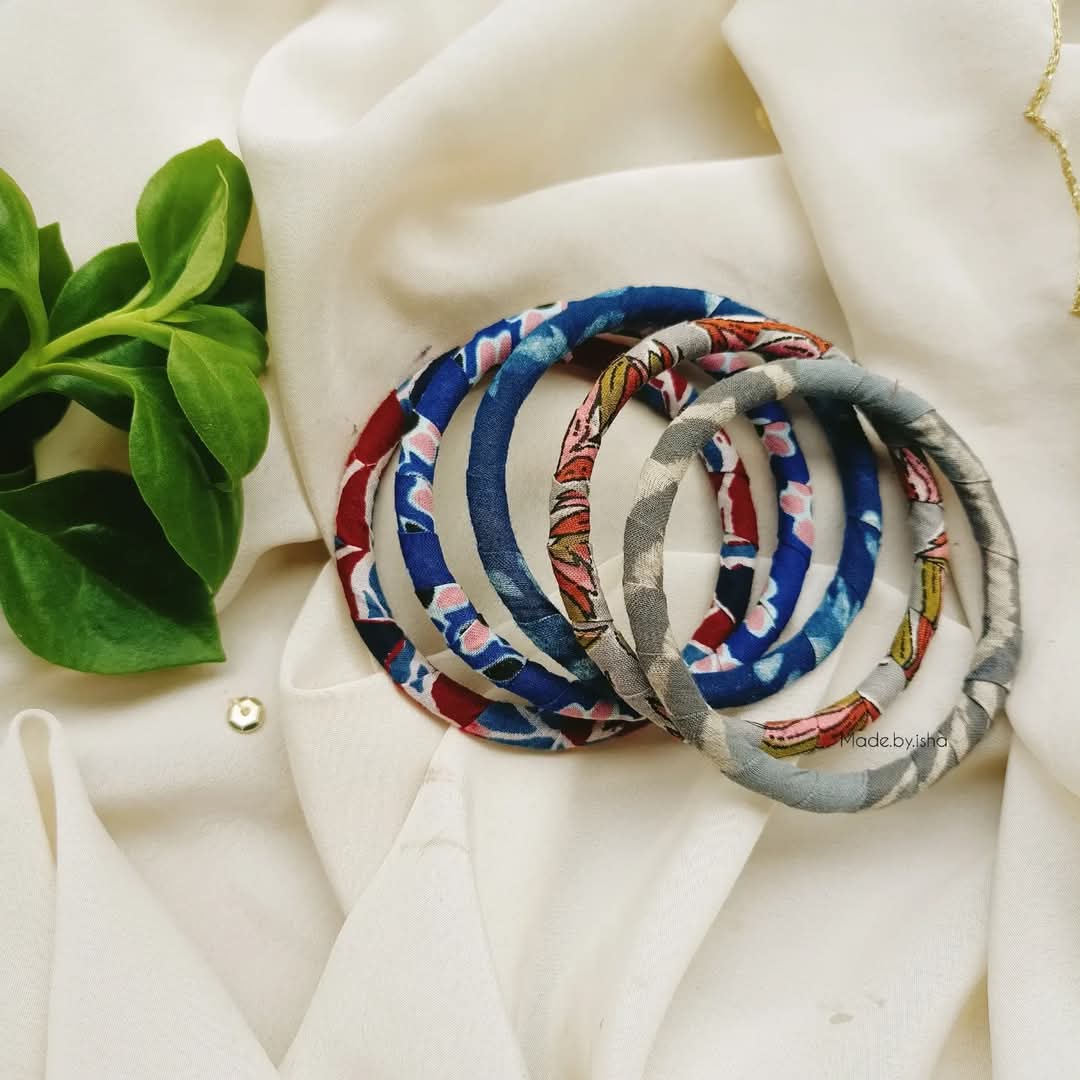 Plain printed bangles