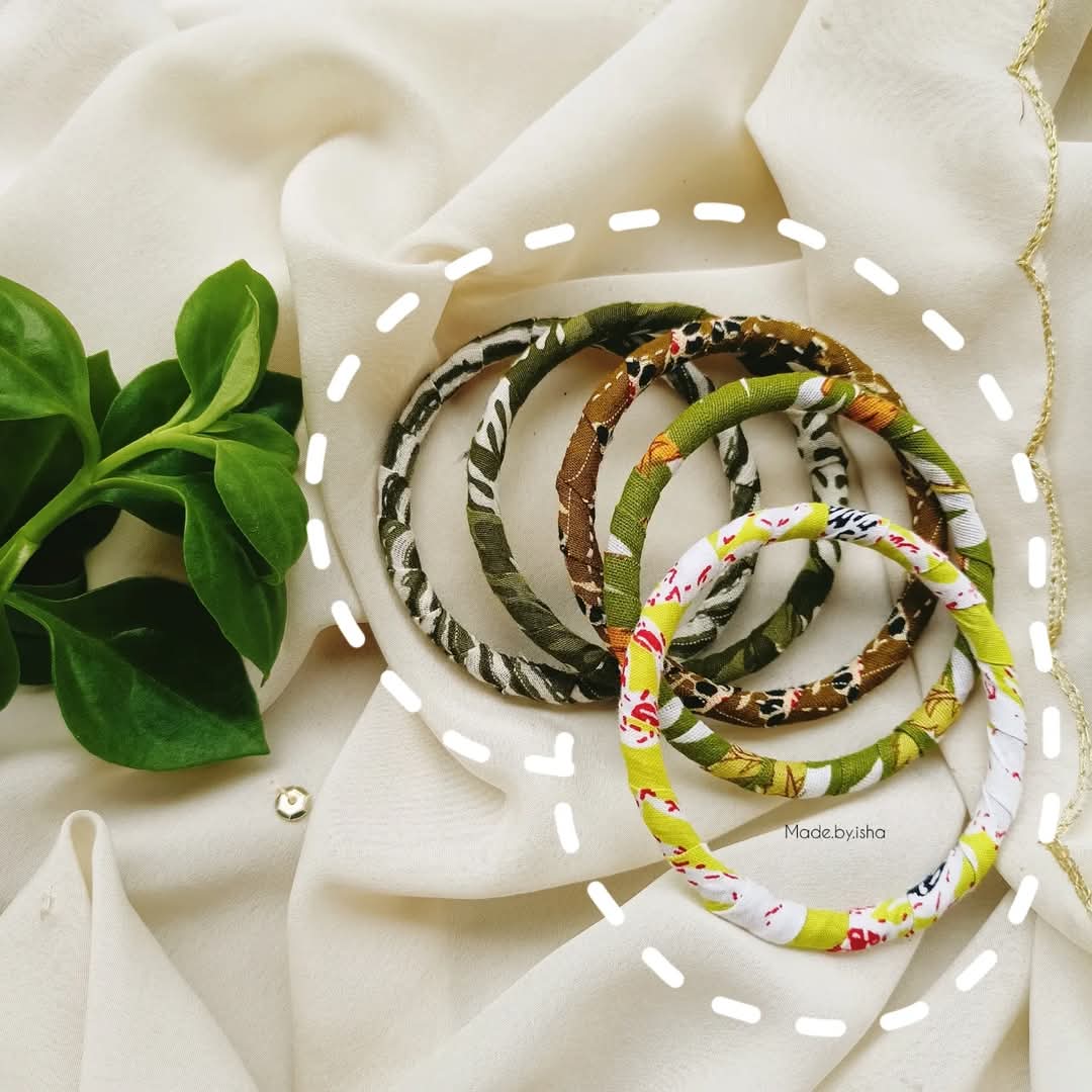 Plain printed bangles