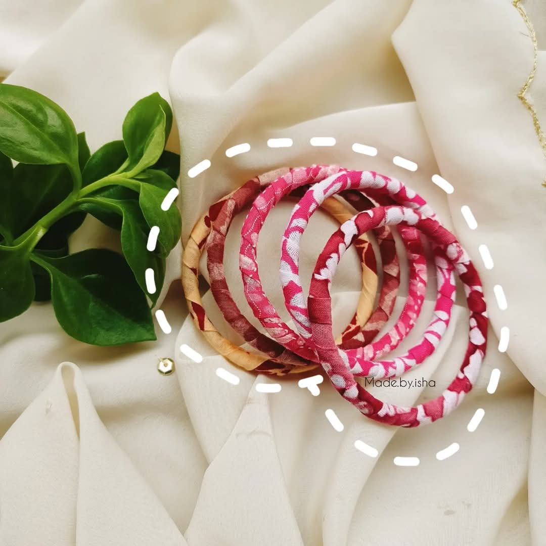 Plain printed bangles