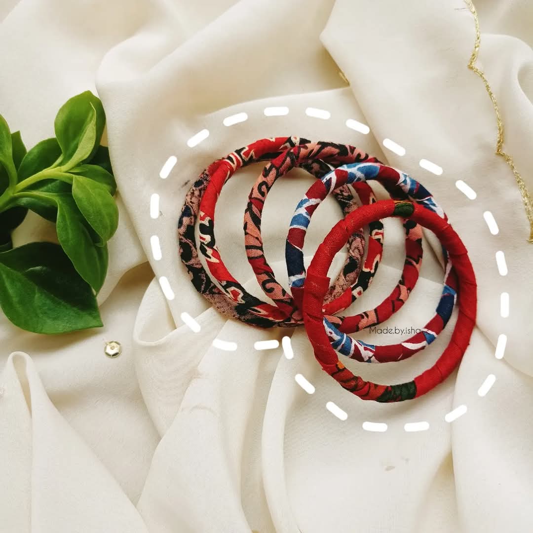 Plain printed bangles